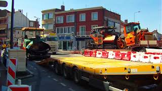 Monter De Lependeurs Denrobes Sur La Remorques