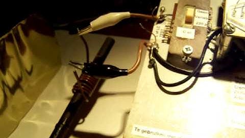 Effects from tin plate on a VFO oscillator coil (frequency goes up)
