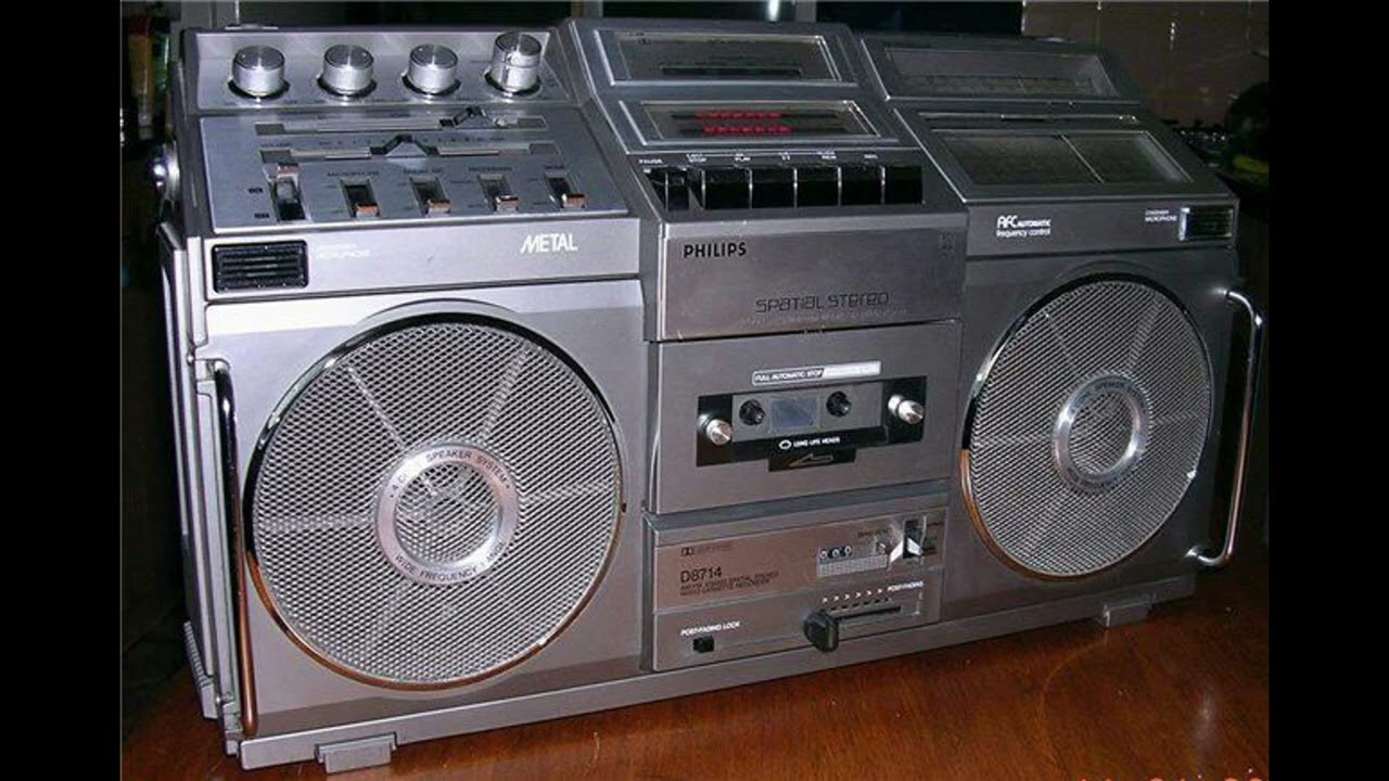 Купить магнитолы 80. Магнитола Philips 8714. Японские кассетные магнитолы 80 х. Шарп Бумбокс 90х. Японские магнитофоны кассетные 90-х.