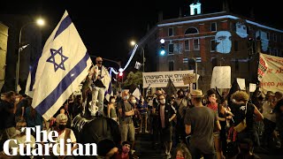 Protesters in Jerusalem call for Benjamin Netanyahu to step down