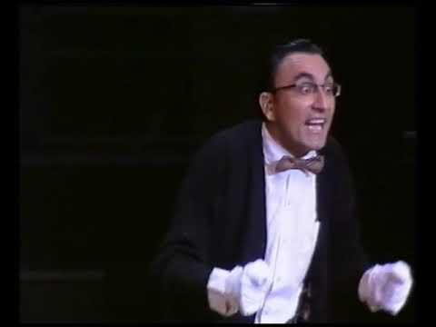 ישראל קטורזה במחזמר "שיקגו", עם ריטה, ששי קשת ועוד.