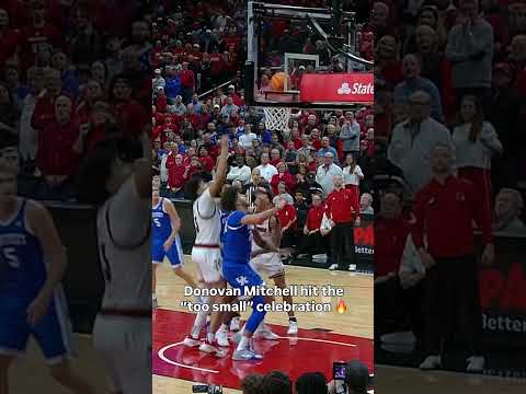Donovan was hyped up all game 👏 #louisvillecardinals  #collegebasketball #basketball #collegesports