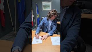 BREAKING: Danielle Smith Struggles to Sign "Not a Separatist" Pledge
