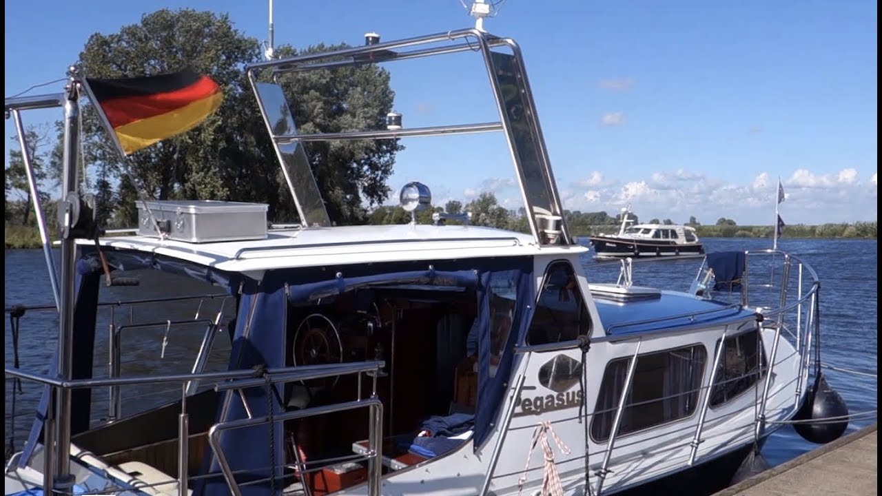 Mit dem Motorboot Pegasus von Hamburg nach Friedrichstadt