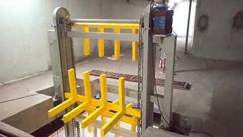 Continuous Vertical Lifter -  Orange Conveyor Systems - 9940647200