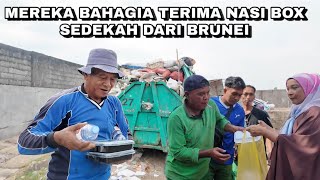 3 HARI BERTURUT BRUNEIAN BAGIKAN NASI BOX DI INDONESIA