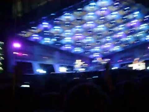 PLUG IN BABY -MUSE @ WEMBLEY STADIUM 11/09/2010 (HD) - YouTube