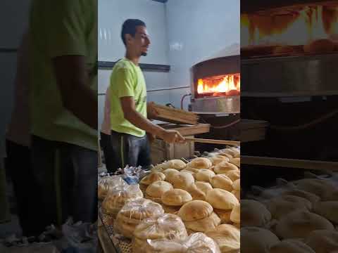 ريحة العيش الصبحية وانت ماشي جمب الفرن في المعمورة ويا ريحة اليود والبحر دا عشق تاني