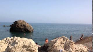 Бухта Афродиты Кипр, пляж и скалы Афродиты, Petra tou Romiou Cyprus в сентябре 2015 год