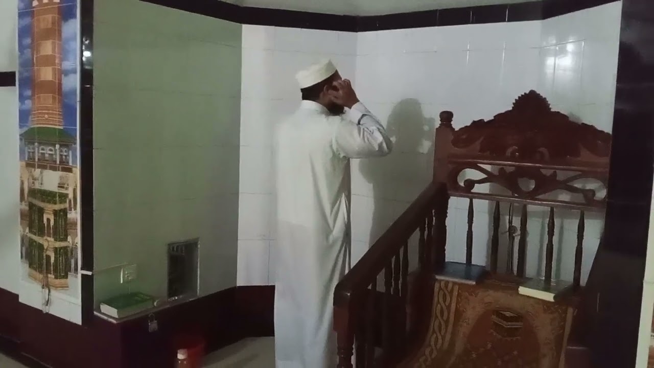 মাশাআল্লাহ অনেক সুন্দর আজান দিয়েছেন  হুজুর 🥀❤️