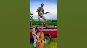 Hillbilly brothers TEAR DOWN Poor Boy Workin’ Blues!! Bluegrass Style!