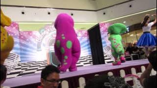 Wen Xuan and Wen Xin at Barney Jukebox Jun 2015