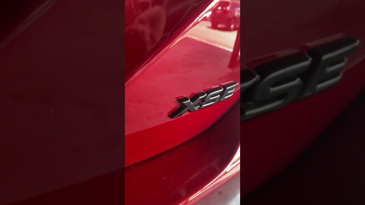 ¡Eleva tu conducción con estilo en el nuevo Toyota Camry XSE 2023 Morales Hermanos al 787-965-0405