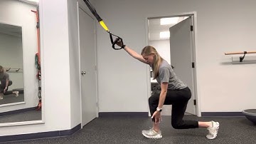 TRX reverse lunge
