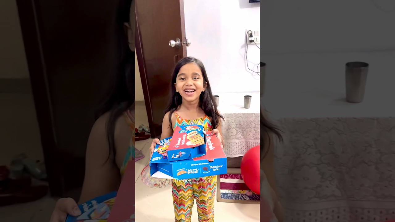 amaira ko mila pura pizza😂