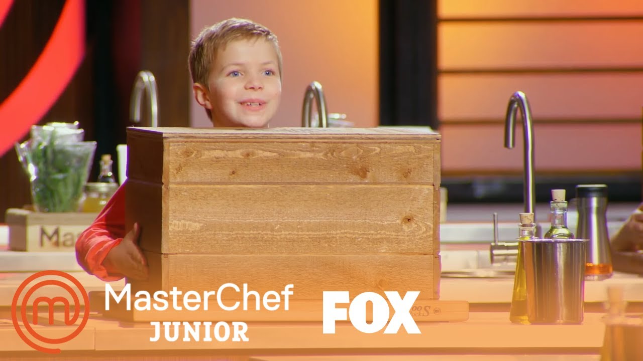 The Kids Open Their Mystery Boxes Season 6 Ep. 11 MASTERCHEF JUNIOR