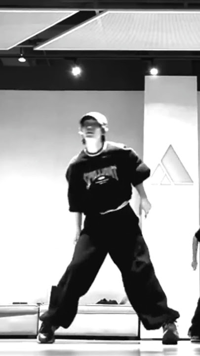 天哪！是#丁程鑫 版的#likejennie  這不得看個1000遍🤩✨✨✨cr 小菩蹄駕到