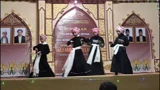 AALA EINI, Pimpinan Lailatul Badriyah. Atraksi Anak2 santri MAMBAUL ULUM sekedar hiburan 😁