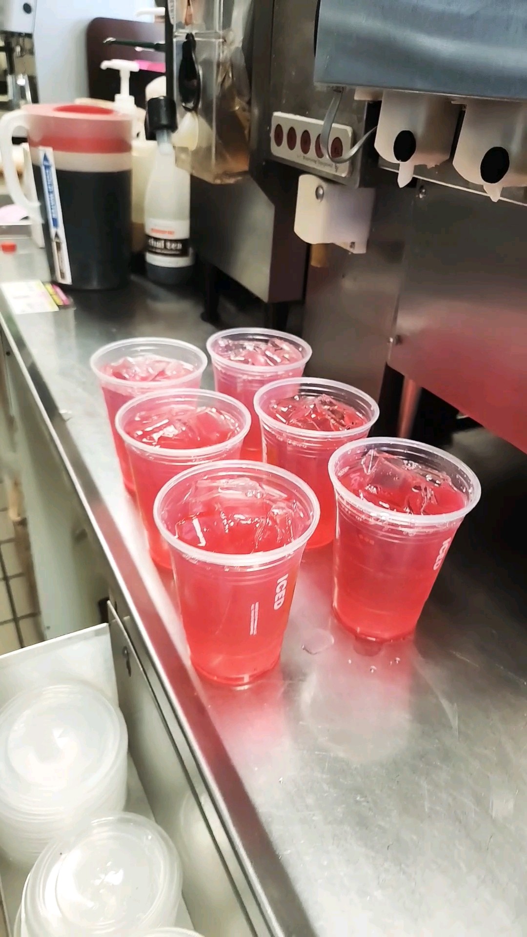 Dunkin Donuts Strawberry Dragonfruit Refresher With Lemonade Dunkin Donuts Strawberry Dragonfruit Refresher With Lemonade
