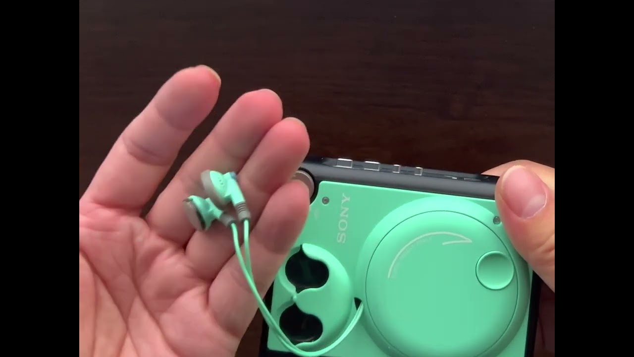 Sony Walkman WM-51 Built in earphones - YouTube