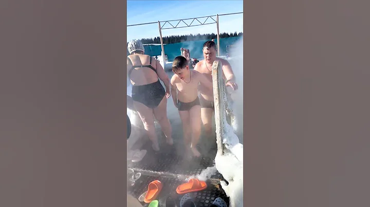 part109#A trip to Lake👙Baikal with🌊 friendsto soak in#RussianTravel😱 #RussianIceBath🩱#TravelStrategy