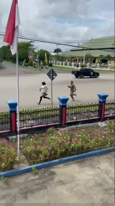 Banci dikejar Satpol PP