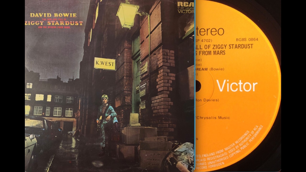 David Bowie - 1st UK press - Ziggy Stardust - side 2 - YouTube