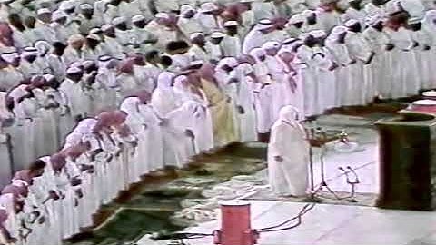 تلاوة رائعة ونادرة جداً للشيخ علي جابر | سورة الفرقان 1407هـ