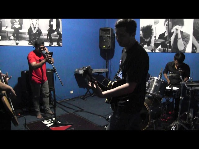Nightmare - Avenged Sevenfold Cover by. EPENJED class=