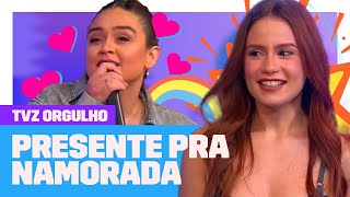 NA SALA! Luiza Martins acampou com a namorada em casa 💕 | TVZ Orgulho | Humor Multishow