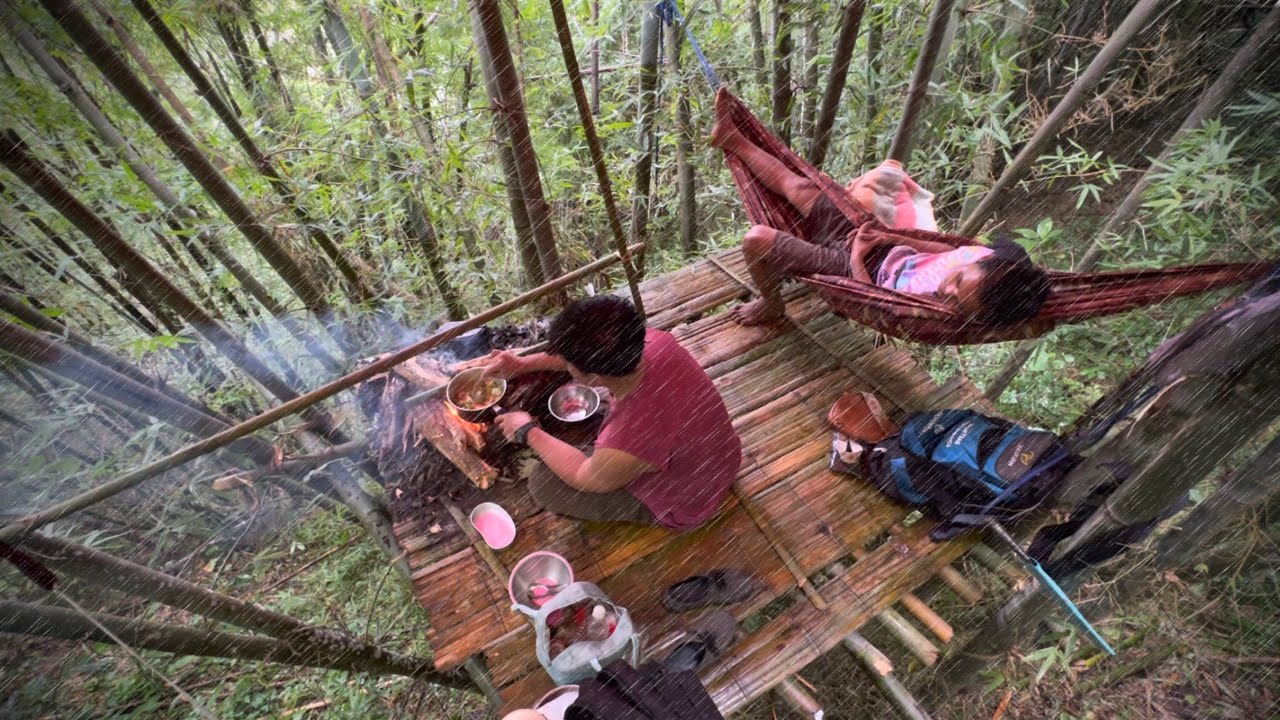 พาเพื่อนมานอนห้างในวันที่อากาศแปรปรวน? แทบนอนไม่หลับฝนตกพายุมา!ห้างแทบถล่ม?