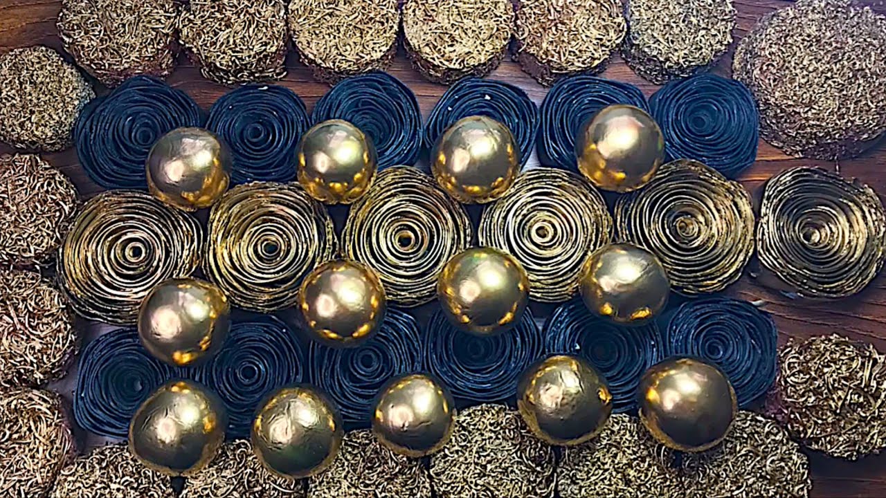 Black and gold soap roses and balls.Clay cracking.