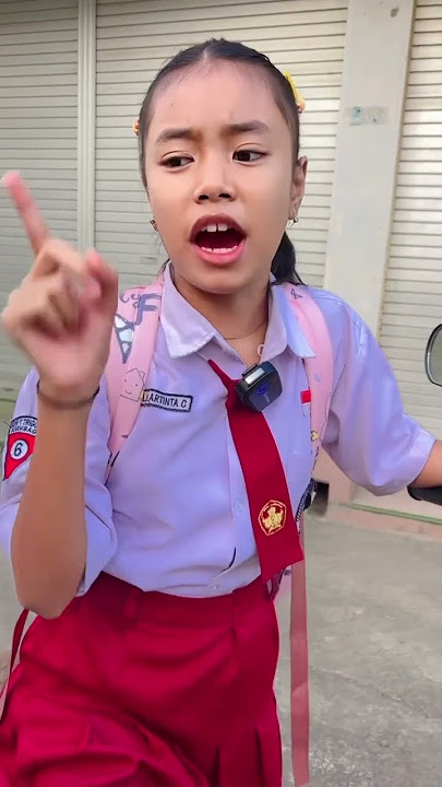 Nafis dan ina hampir aja telat masuk sekolah #shortvideo #sambilancuan #ngeshortsdulu