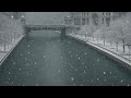 Snow continues in Chicago