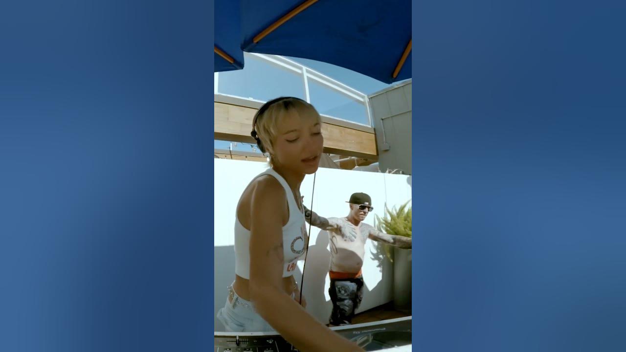 space yacht pool party!