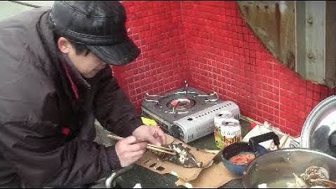 Thử câu cá giữa trời tuyết rơi -5 độ ở Nhật Bản và món cá nướng mọi!