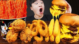 видео: ASMR MUKBANG | гамбургер, Сырная палочка, Огненная лапша, жареная курица рецепт блюда принимать пищу картинка: ASMR MUKBANG | гамбургер, Сырная палочка, Огненная лапша, жареная курица рецепт блюда принимать пищу