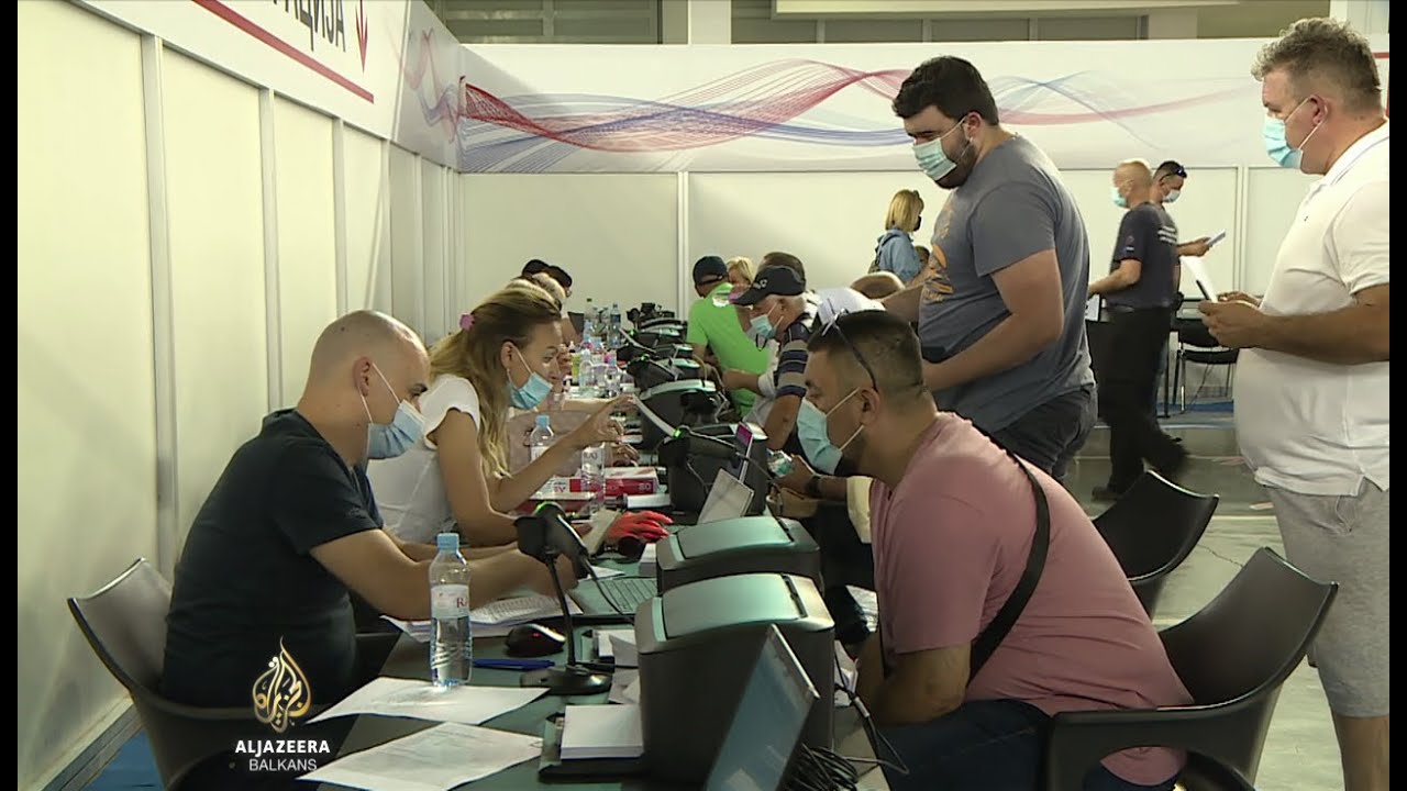 في صربيا، تلقى 37% من السكان جرعة إعادة التطعيم، والجرعة الثالثة هي الوحيدة التي توصي بها منظمة الصحة العالمية.