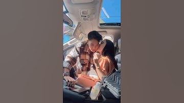 kiss on her boyfriend cute couple 💋