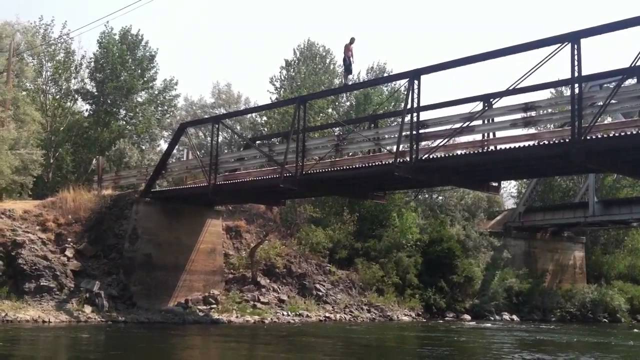 40ft bridge jump backflip(horseshoe bend, Idaho) YouTube