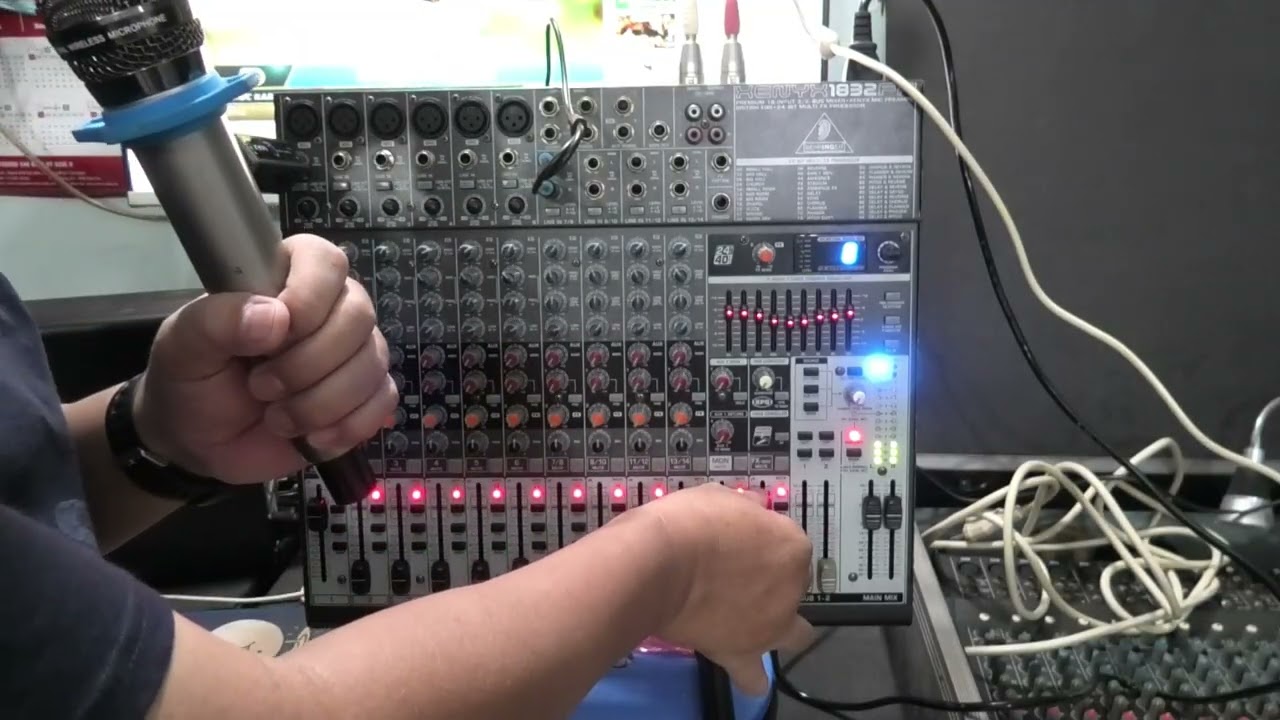 Bán Mixer - Behringer Xenyx 1832FX - Giá 3800k - Zalo 0902536313