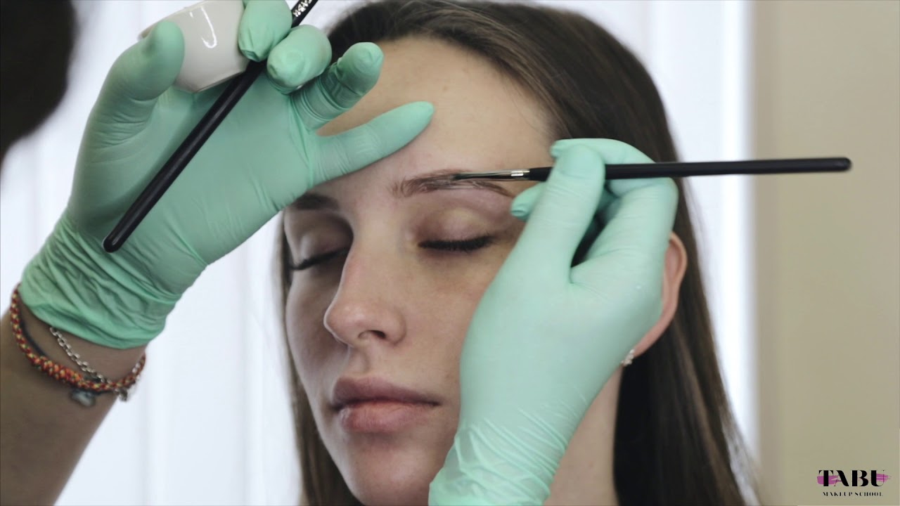 Окрашивание бровей краской для беременных.
