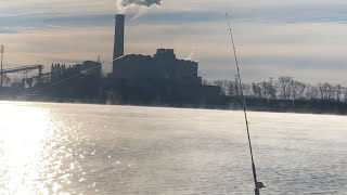 WINTER CATFISHING a POWER PLANT LAKE