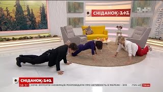 Ведущие Сниданка и Маричка Падалко присоединились к 22PushupChallenge