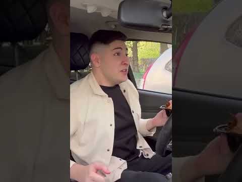 ГОВОРЮ ПАРНЮ ЧТО НЕ ХОЧУ СВОЮ ЕДУ 😂😂 ЗАБИРАЮ ЕГО / РЕАКЦИЯ ПАРНЯ #shorts