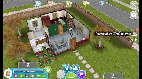 Beverly and Naomi Play sims Freeplay!