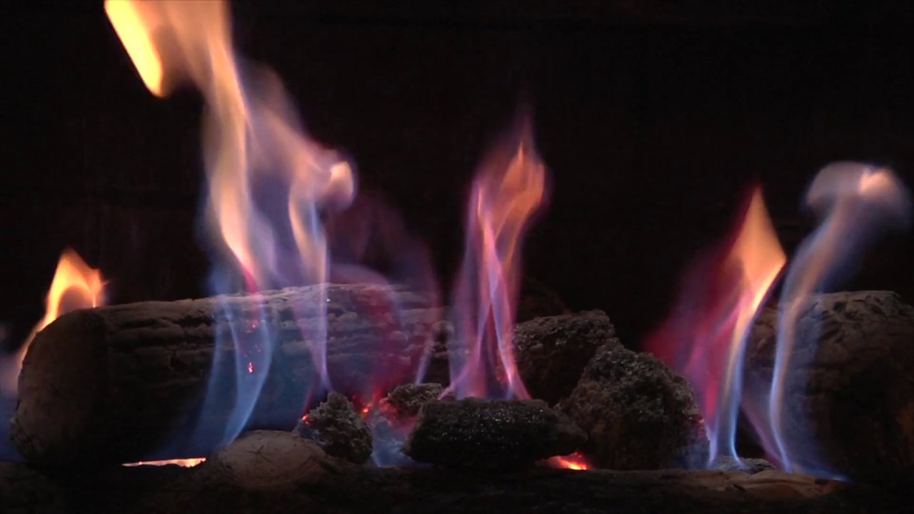 Hush Kids' "Silver Bells" - 30 minutes of Yule Log