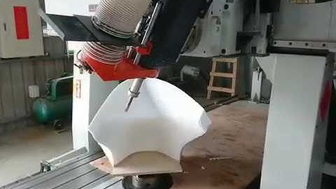 LIH-WOEI 5 axis CNC router- Taiwan wood working CNC machinery