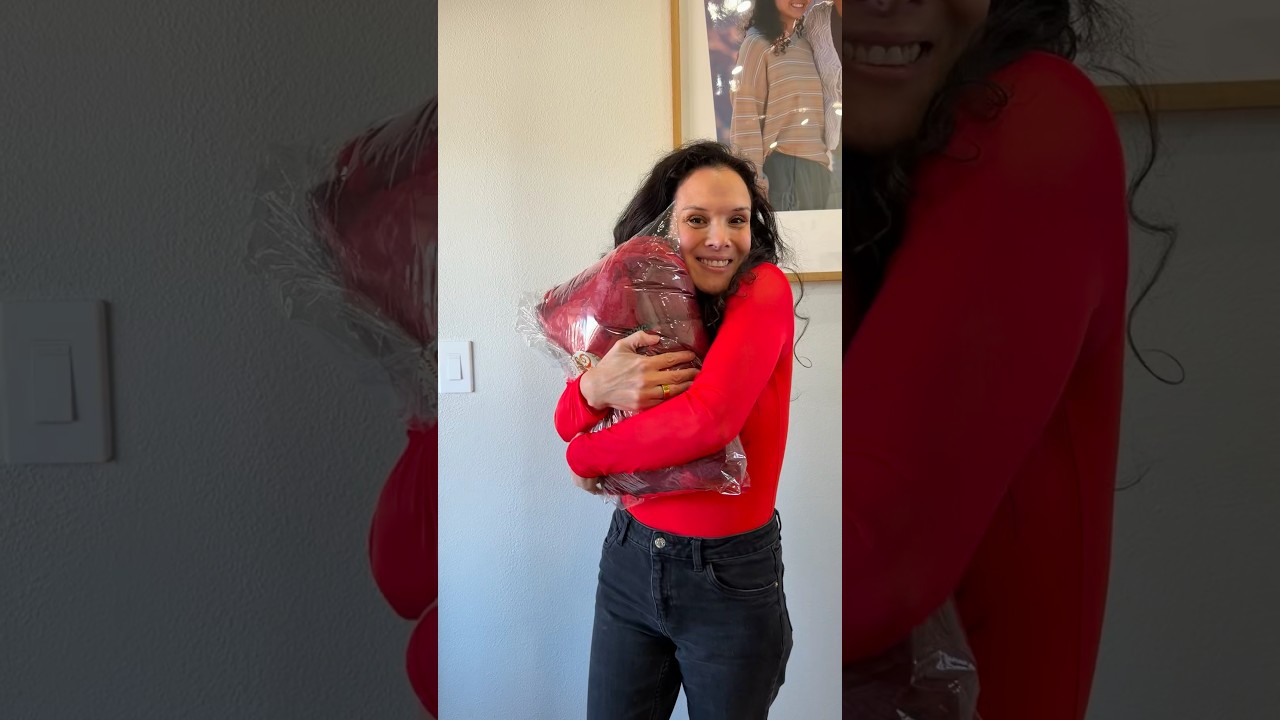 Comment your Crush&rsquo;s first LETTER & 🤞🏼 you&rsquo;ll get a Valentine! 💝#minkycouture #valentines