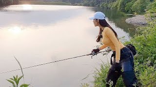깊은 산골짜기 저수지에서 생긴 일. Fishing in a reservoir deep in the mountains. 배스 낚시